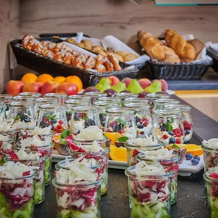 Zur Post Hotel 4*
